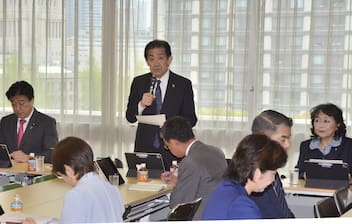 【政治】トランプ砲が吹き飛ばした夫婦別姓議論は終了か　公明党でさえ「最優先でやるべき課題ではない」